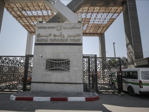 Rəfah keçid məntəqəsi işini dayandırdı