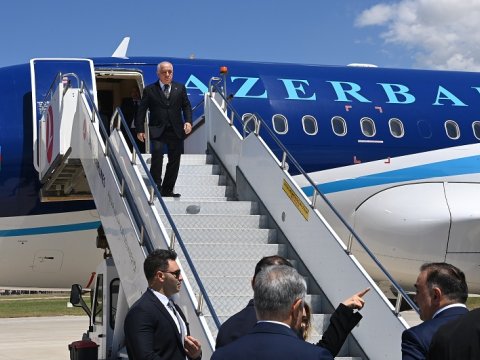 Əli Əsədov Türkiyəyə getdi - FOTO