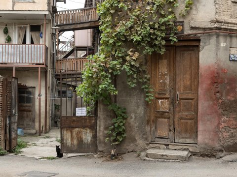 Pis hava şəraiti paytaxtda problemlər yaradıb - Həyətləri su basıb