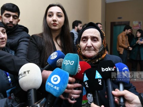 31 il idi gözüm yollarda qalmışdı - Şəhid anası