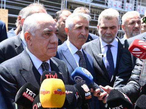 Əli Əsədov Türkiyə mətbuatına müsahibə verdi 