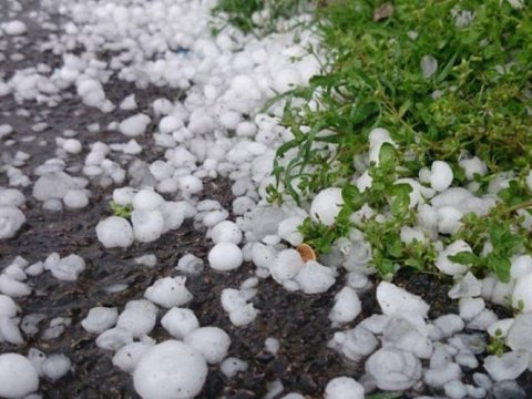 Kəlbəcərdə diametri 12 mm olan dolu düşüb - FAKTİKİ HAVA