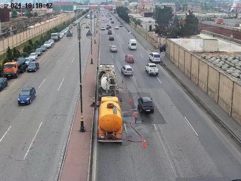 8 Noyabr prospektində təmir işləri aparılır