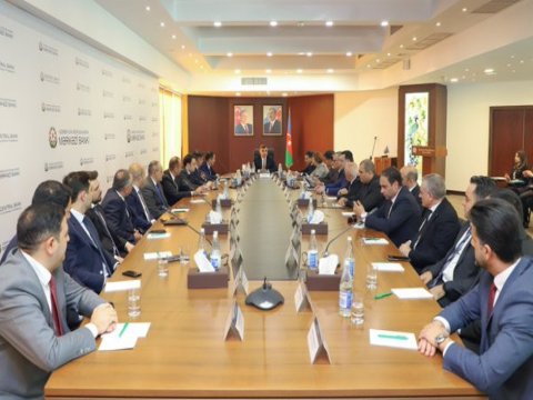 Mərkəzi Bankın sədri sığorta şirkətlərinin rəhbərlərini topladı 