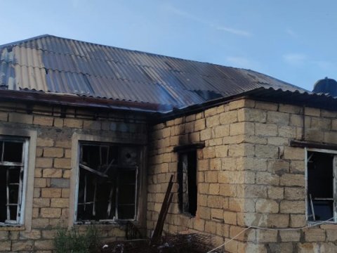 Sərxoş kişi öz evini YANDIRDI