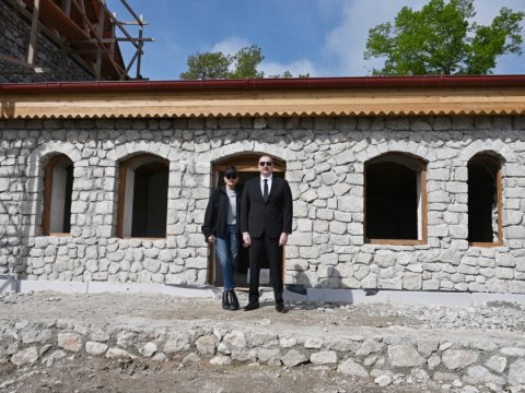 İlham Əliyevlə Mehriban Əliyeva Şuşada Üzeyir Hacıbəylinin ev-muzeyində