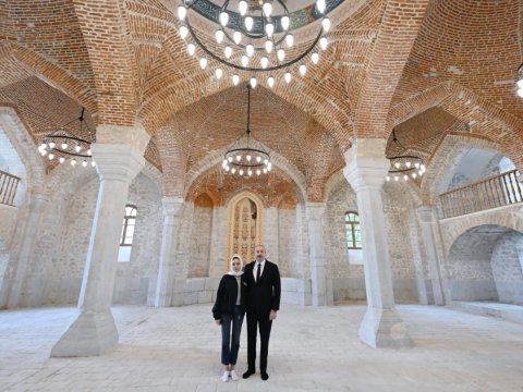 Prezident və birinci xanım Aşağı Gövhər Ağa məscidində - FOTOLAR