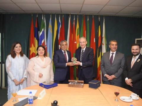 Muxtar Babayev COMSATS-ın qərargahında 