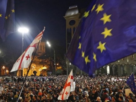 Gürcüstanda tələbələr də etiraza BAŞLAYIR