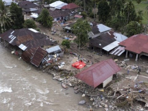 İndoneziyada daşqınlar və torpaq sürüşmələri - 28 ölü