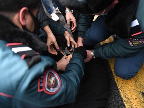 İrəvanda 88 nəfər həbs edilib