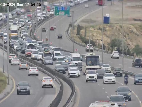 Dairəvi yolda qəza TIXAC yaratdı