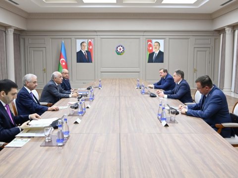 Əli Əsədov mühüm görüş keçirdi 