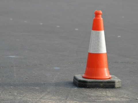 Motosiklet divara çırpıldı - Sürücü xəsarət aldı