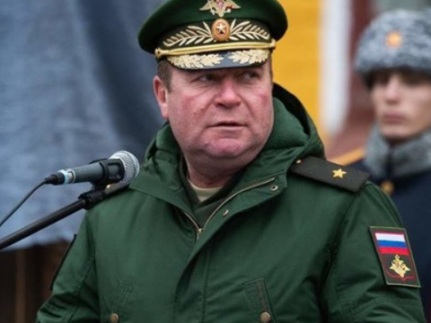 Sülhməramlıların komandanı təltif edildi