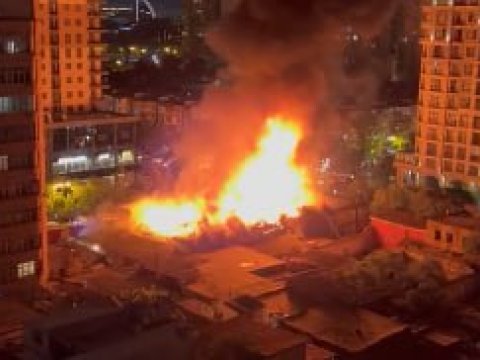 Azadlıq prospektində güclü yanğın - YENİLƏNİB (VİDEO)