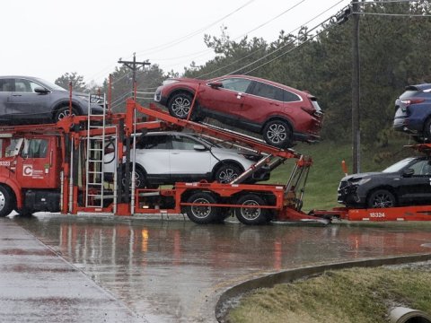 Azərbaycana gətirilən avtomobillər 3700 dollar BAHALAŞIB