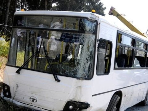 Abşeronda avtobus maşınla toqquşdu - Xəsarət alan var