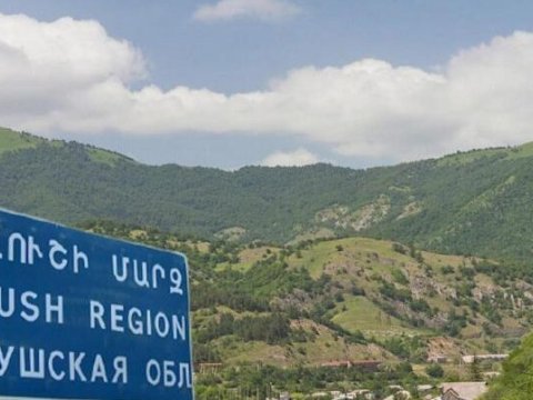 Tavuş qubernatoru sərhədyanı kəndin sakinləri ilə görüşür - QAPALI