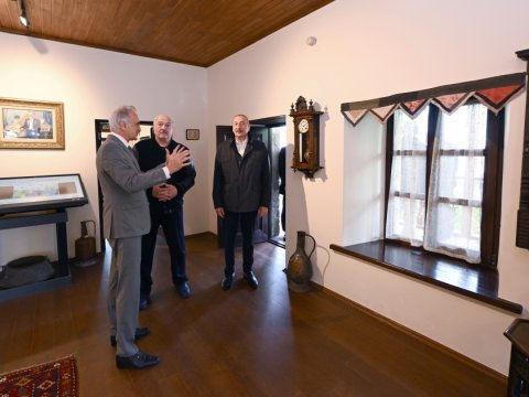 Prezident Şuşada Bülbülün ev-muzeyində - FOTOLAR