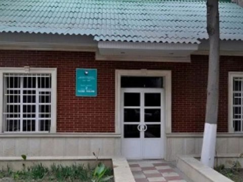 Ziya Məmmədovun yaxın qohumu Gəncədə məktəbliləri çölə atdı