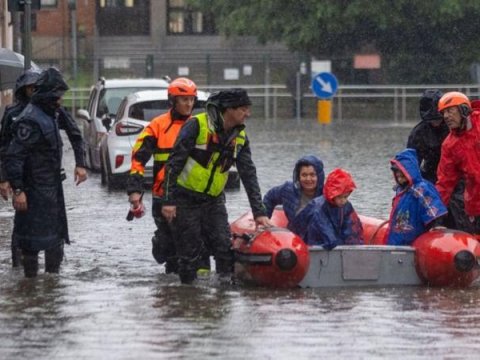 Avropada güclü leysan - Şəhərləri su basdı, vəziyyət gərgindir