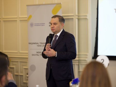 Dövlət qurumlarının rəhbərləri üçün rəqəmsal liderlik üzrə təlimlərə start verildi