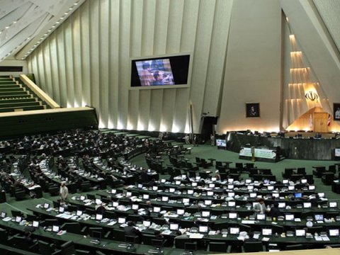 İranda Məclisin açıq iclası çağırılıdı
