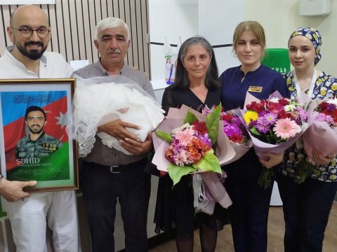 Şəhidin 29 ildən sonra dünyaya gələn bacısı... - FOTO