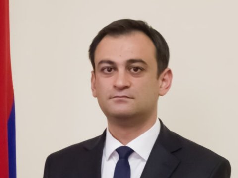 Paşinyan sabiq deputata yüksək vəzifə verdi 