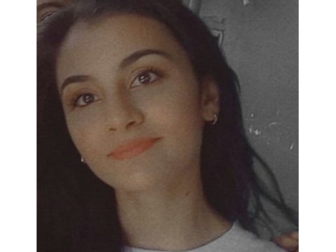 18 yaşlı qız itkin düşdü