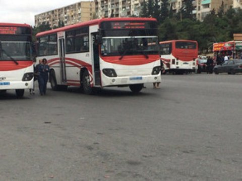Bakıda qadın avtobusdan yıxılaraq ÖLDÜ