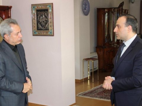 Diplomatımız İran səfirliyinə baş çəkdi
