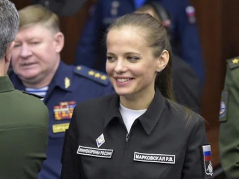 Xanım mətbuat katibi istefa verdi 