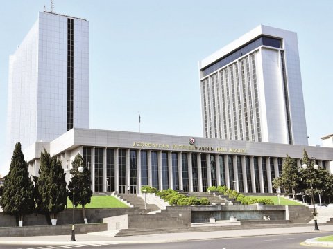 Deputatlar büdcənin icrasını müzakirə edir - Nazir və palata sədri PARLAMENTDƏ