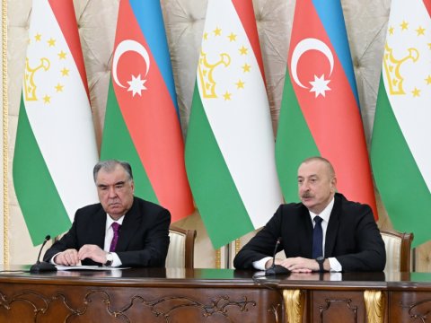 Prezidentlər mətbuata bəyanatlarla çıxış ediblər 