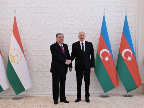 İlham Əliyev Emoməli Rəhmonu COP29-a dəvət etdi