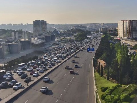 14 əsas yolda tıxac var - SİYAHI