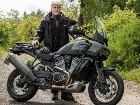 Prezident motosiklet sürərkən xəsarət aldı