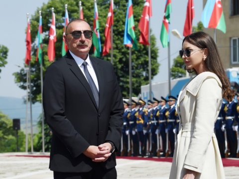 Milli Məclis Prezident və birinci xanımı təbrik etdi