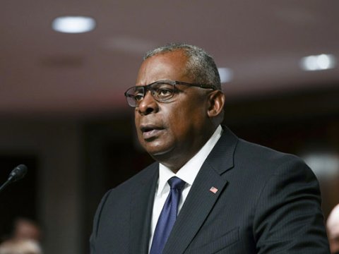 Nazir müalicədən sonra işə qayıtdı