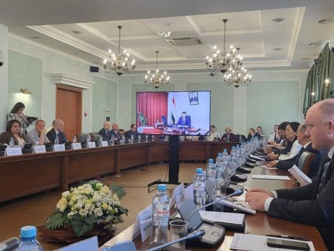 Deputatlar MDB PA-nın komissiya iclaslarında iştirak edib