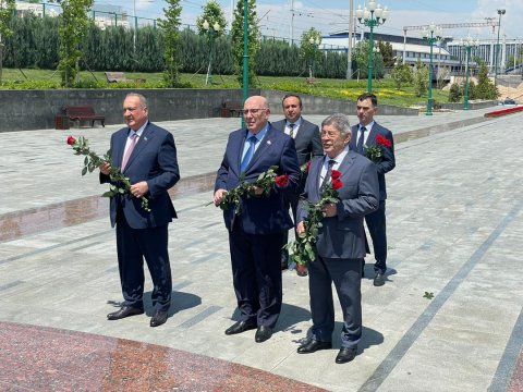 Deputatlar Özbəkistanda keçirilən tədbirlərdə iştirak edirlər