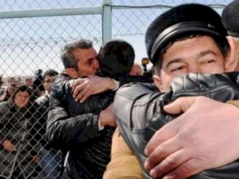 8 əcnəbi vətəndaş əfv olundu