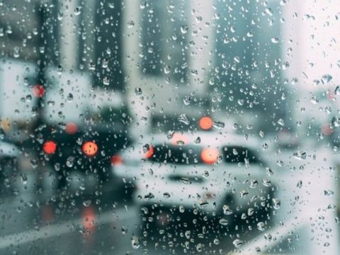 Yol polisi qeyri-sabit hava şəraiti ilə bağlı sürücülərə müraciət edib