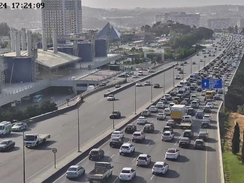 Bakının 19 yolunda tıxac var - SİYAHI