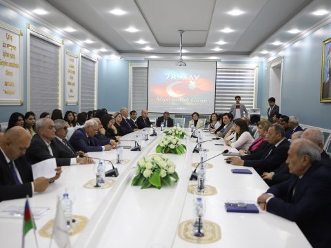 Gəncə Dövlət Universitetində “28 May – Müstəqillik günü” dəyirmi masa keçirilib