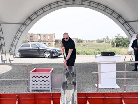 Prezident Ağdamın Güllücə kəndinin təməlini qoydu