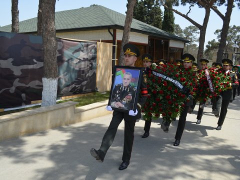 Eks-nazir II Şəhidlər xiyabanında dəfn olundu - FOTO