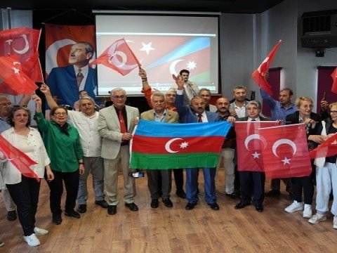 Müstəqillik Günü İstanbulda böyük coşqu ilə qeyd edilib - FOTO